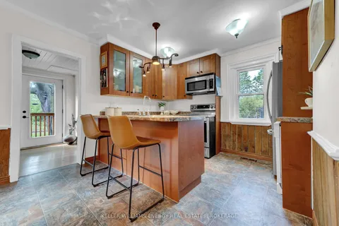 137 University Avenue, ON K9A 2H1