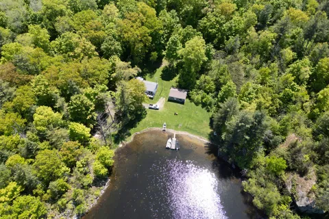 1122 Gananoque Lake Road, ON K7G 2V4