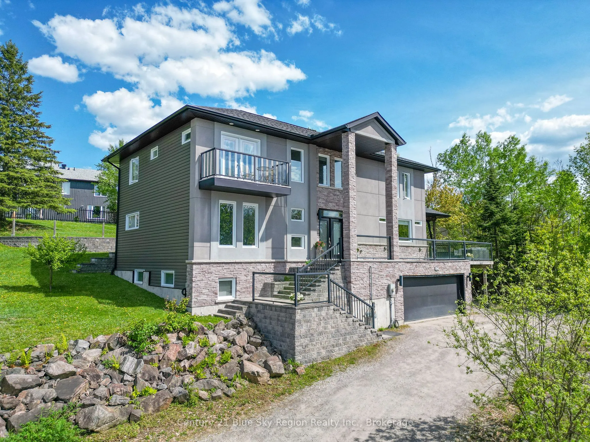 12 Killare Street, ON P1A 4H8