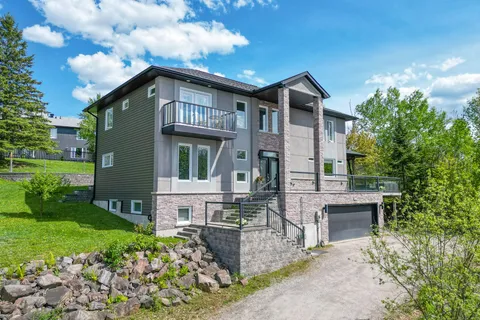 12 Killare Street, ON P1A 4H8