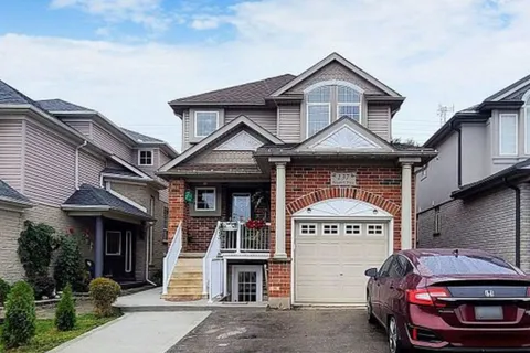 137 Newport Drive, ON N3H 5S7