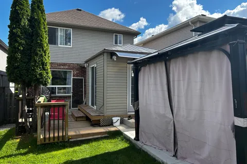 137 Newport Drive, ON N3H 5S7
