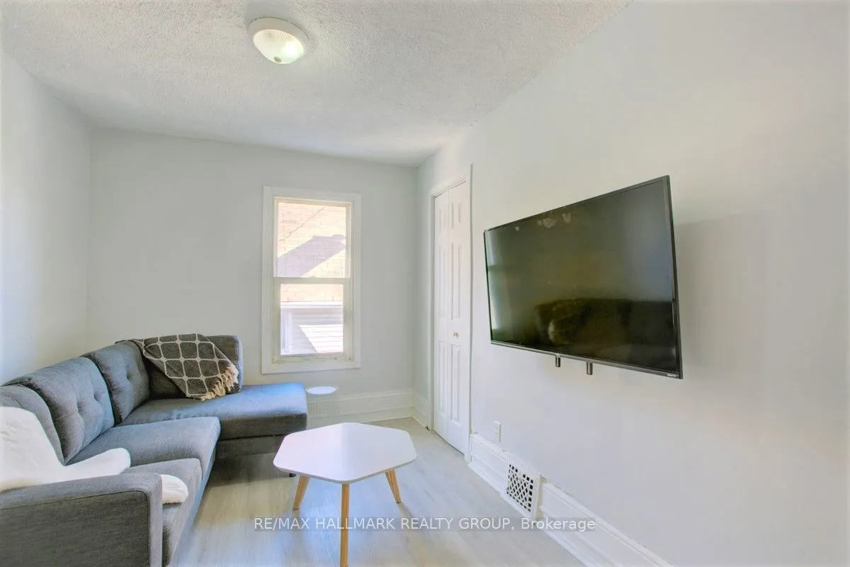 115 Carruthers Avenue, ON K1Y 1N4