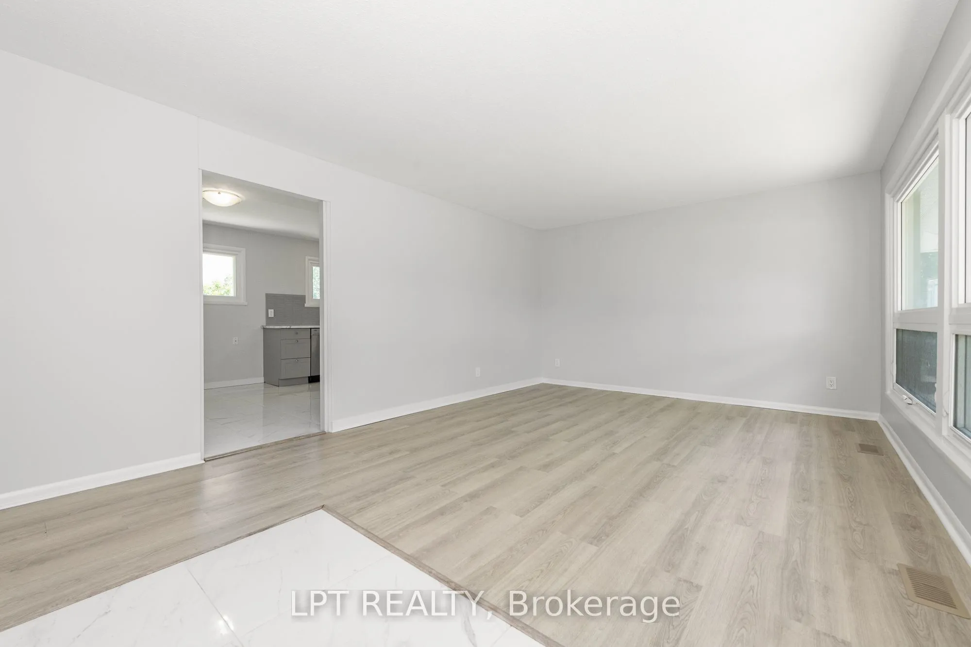 5 Attwood Crescent, ON K2E 5B1