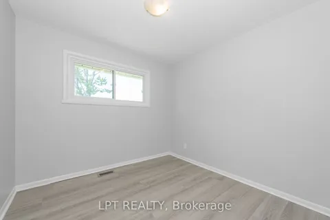 5 Attwood Crescent, ON K2E 5B1