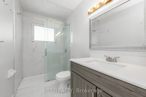 5 Attwood Crescent, ON K2E 5B1