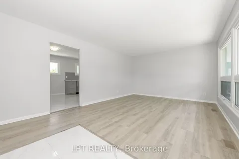 5 Attwood Crescent, ON K2E 5B1