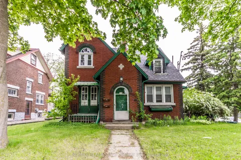 178 Erb Street, ON N2L 1V3