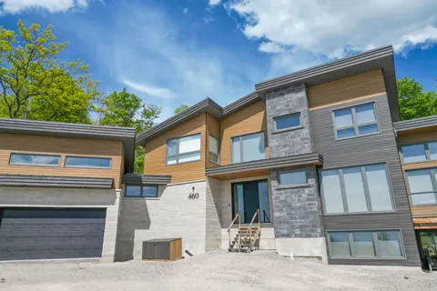 460 Surrey Drive, ON P1C 1E5