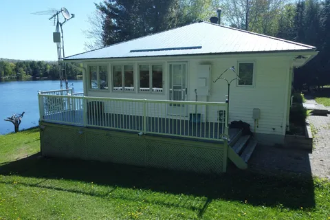 1448 Kamaniskeg Lk Road, ON K0J 1L0