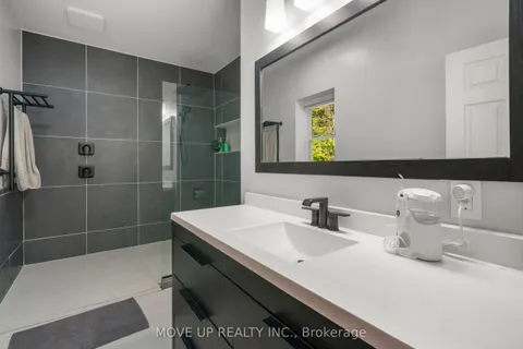 1884 BRUNEL Road, ON P1H 2J3