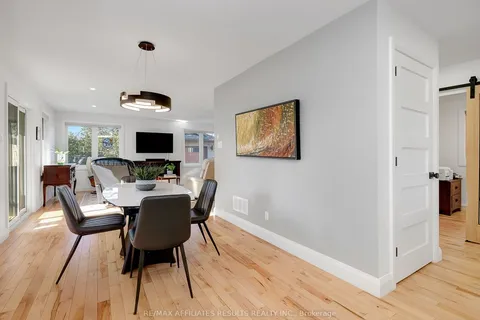 23 Tunis Avenue, ON K1Z 7R6