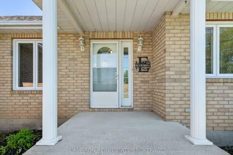 18614 County 2 Road, ON K6H 5R5