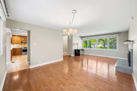 3 Millbrook Crescent, ON K2E 5B6