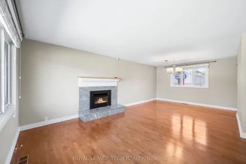 3 Millbrook Crescent, ON K2E 5B6