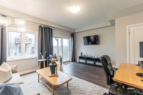 52 AQUARIUS Crescent, ON L8J 3H5