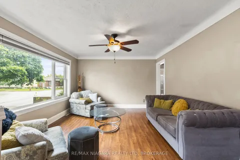 272 Wallace Avenue, ON L3B 1R6