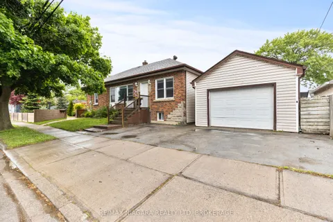 272 Wallace Avenue, ON L3B 1R6