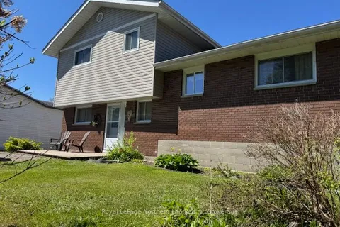 1054 Evansville Drive, ON P2B 2K4