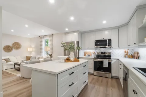 137 Palmerston Street, ON N7A 3E7