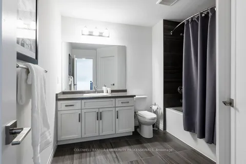 102 Greenwich Avenue, ON L8J 0L6