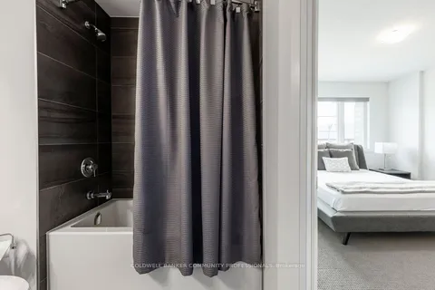 102 Greenwich Avenue, ON L8J 0L6
