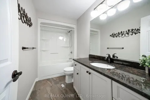 43 Mountain Ash Drive, ON K8N 4Z5