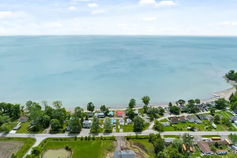 12807-12815 LAKESHORE Road, ON L0S 1V0