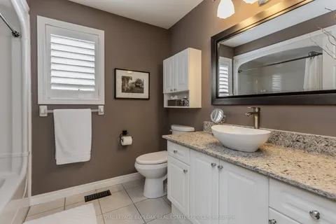 82 Terrace Drive, ON L3M 1B5
