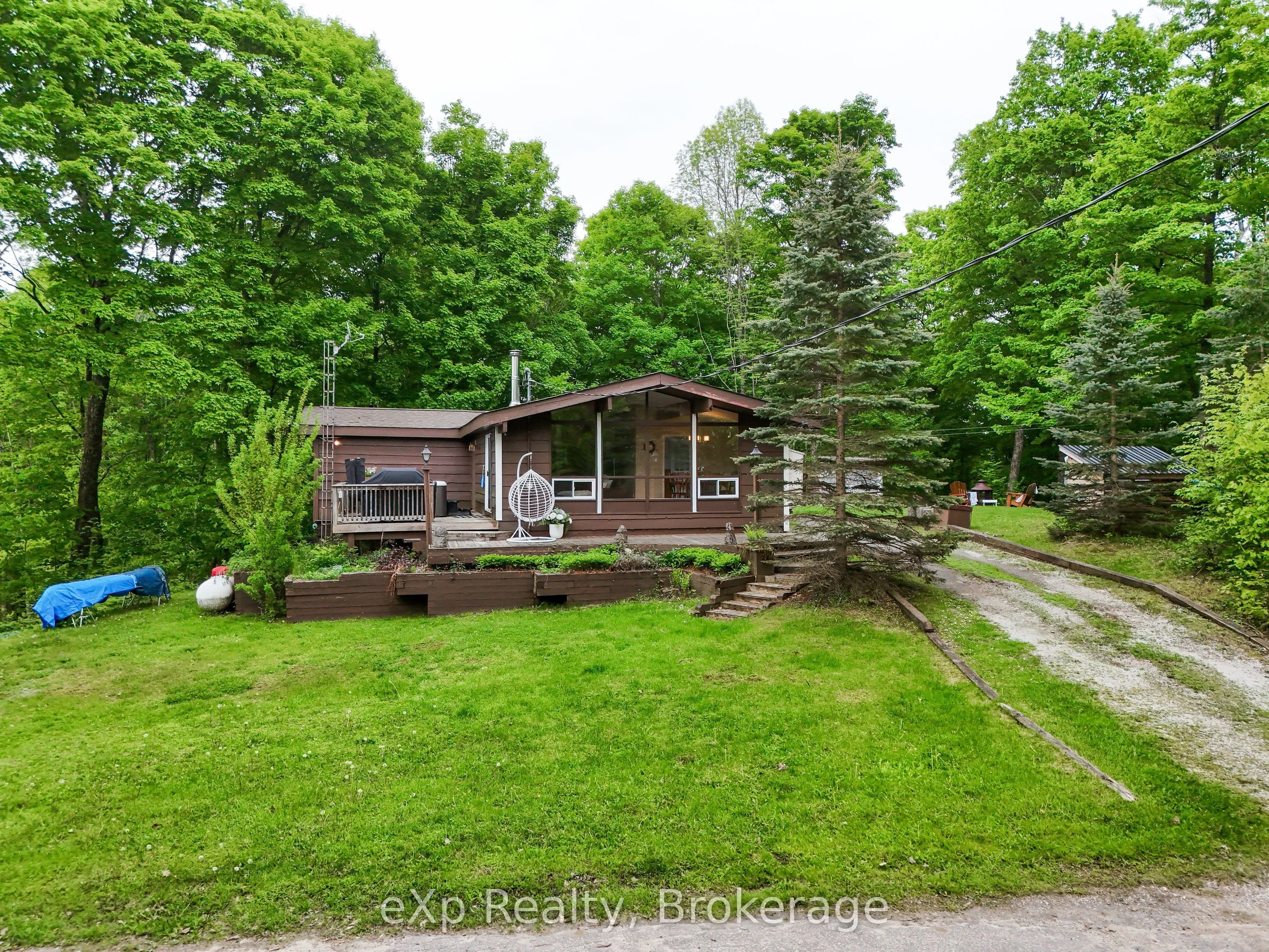 279 & 283 West Point Sands Road, Huntsville, ON P1H 1C4