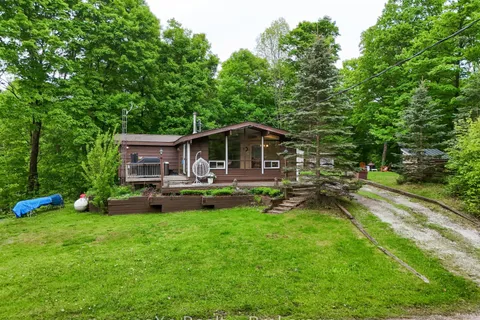 279 & 283 West Point Sands Road, Huntsville, ON P1H 1C4