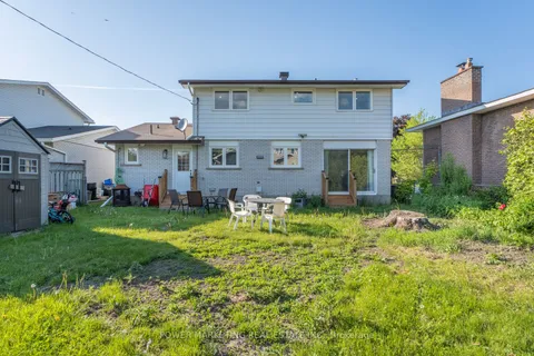 2714 HICKSON Crescent, ON K2H 6Y6