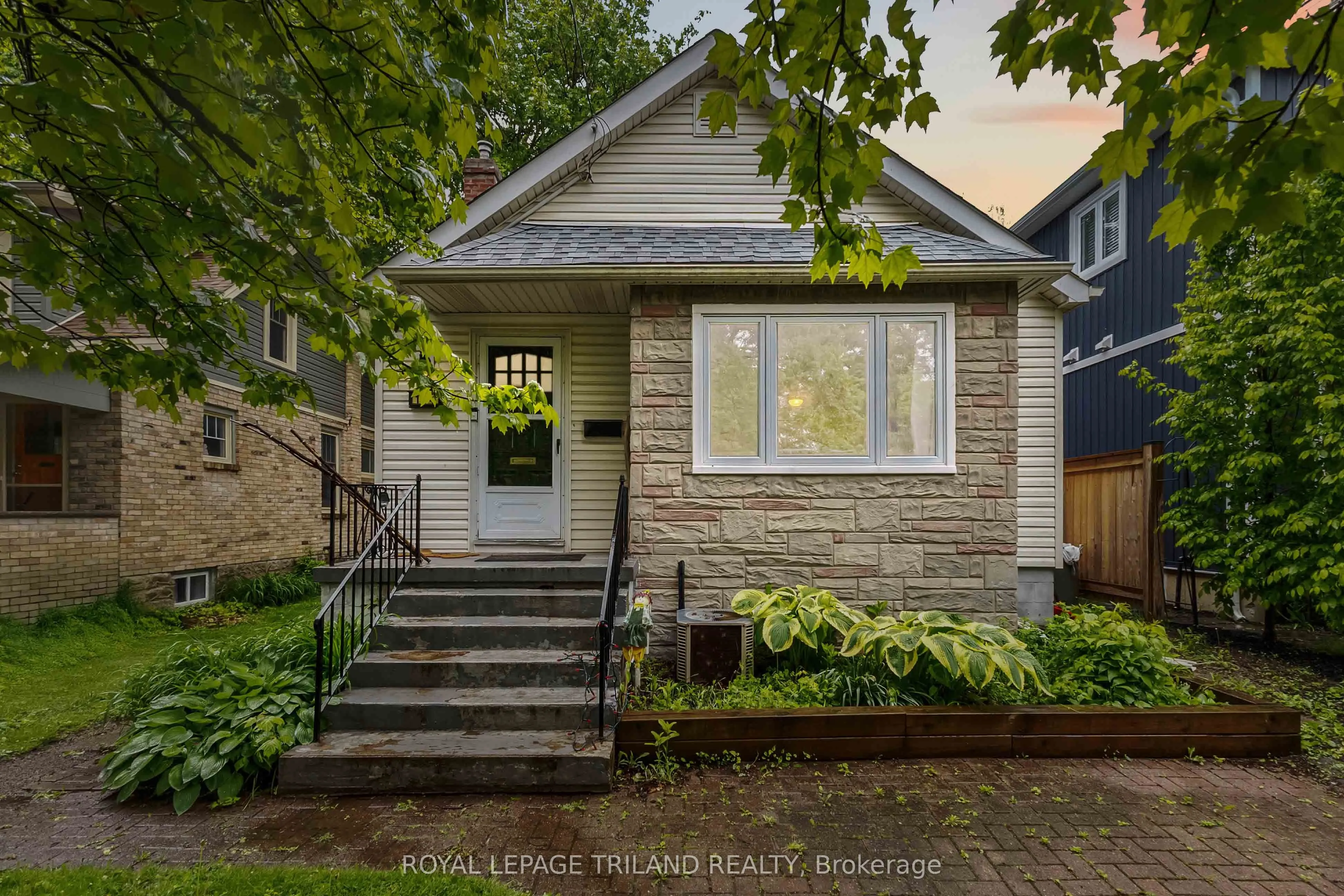 144 Victoria Street, ON N6A 2B7