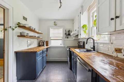 16 Thairs Avenue, ON L2R 6P1