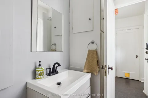 16 Thairs Avenue, ON L2R 6P1