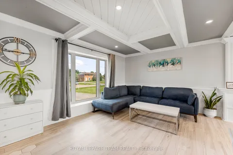 40 Meadowbrook Drive, ON K8A 7C3