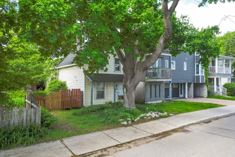 70 Pinhey Street, ON K1Y 1T4