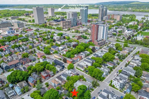 70 Pinhey Street, ON K1Y 1T4