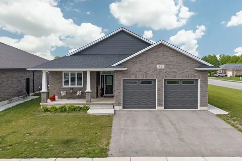 432 Coast Drive, ON N7A 4M6