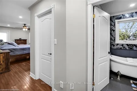 975 Foss Road, ON L0S 1C0