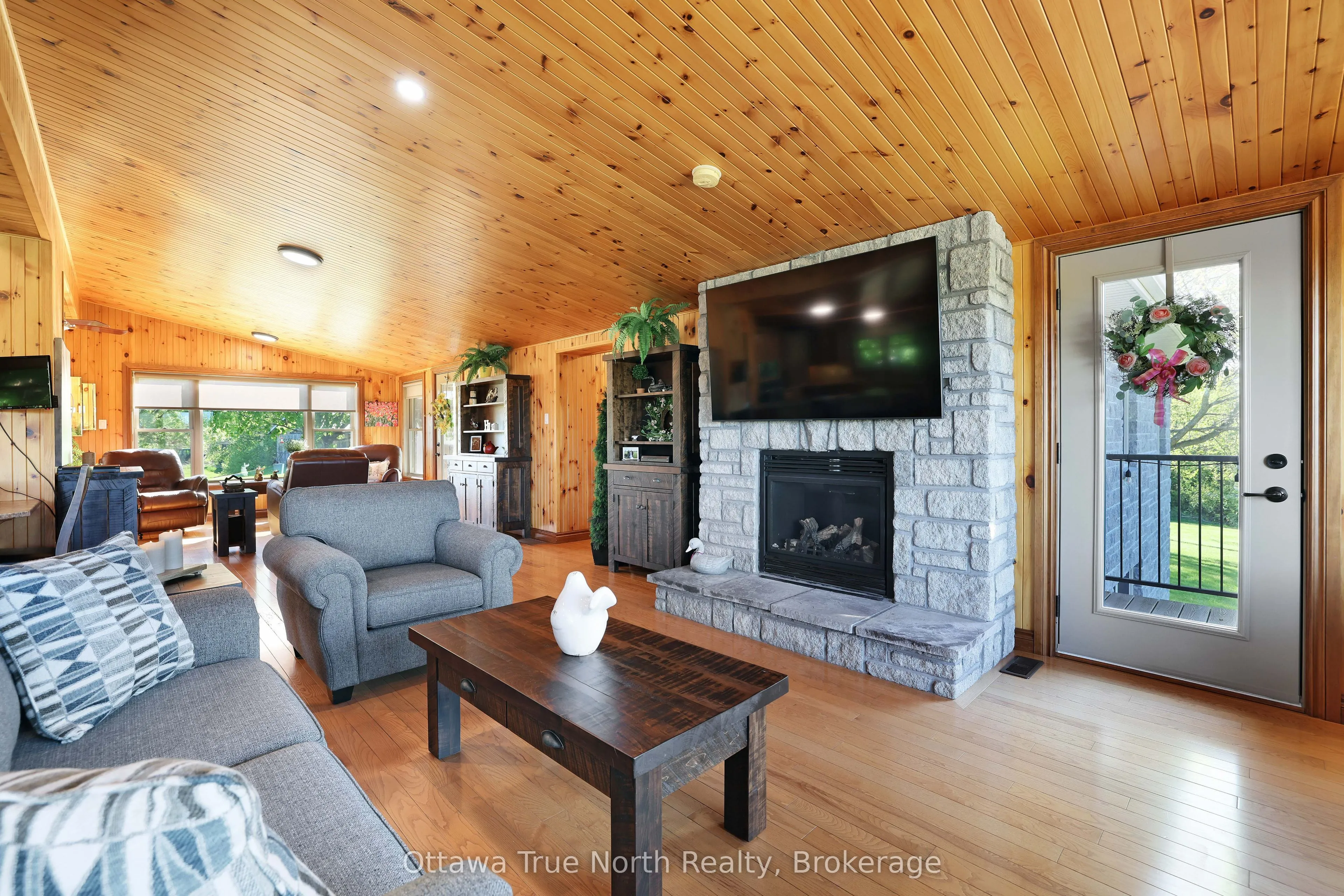 3376 Burnstown Road, ON K7V 3Z9