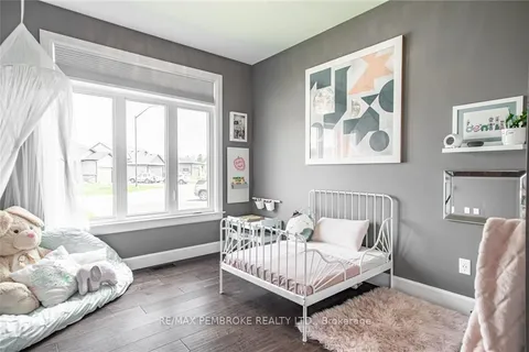 370 Murphy Road, ON K8H 2W8