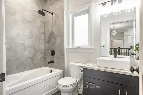 370 Murphy Road, ON K8H 2W8