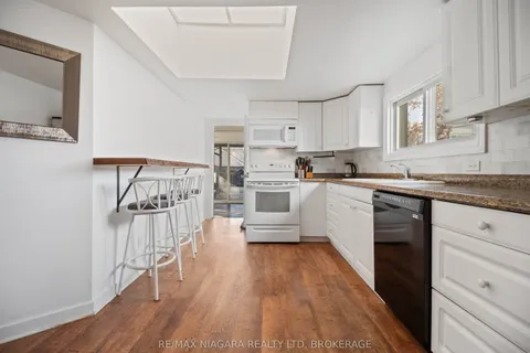 14 SALINA Street, ON L2R 3K3