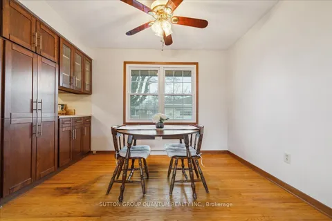 297 Lakeshore Road, ON L2M 1S1