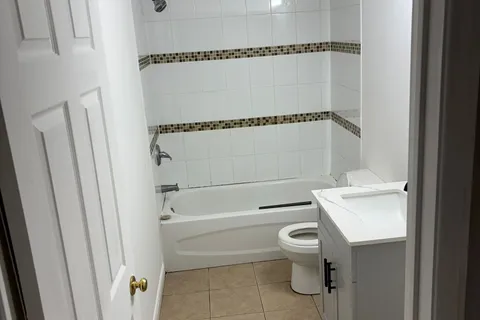 305 Spillsbury Drive, ON K9K 2S1