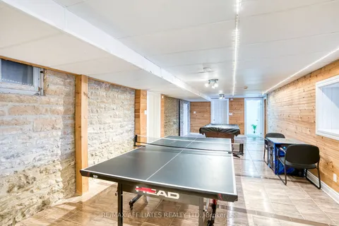 27 Allan Street, ON K7C 1T1