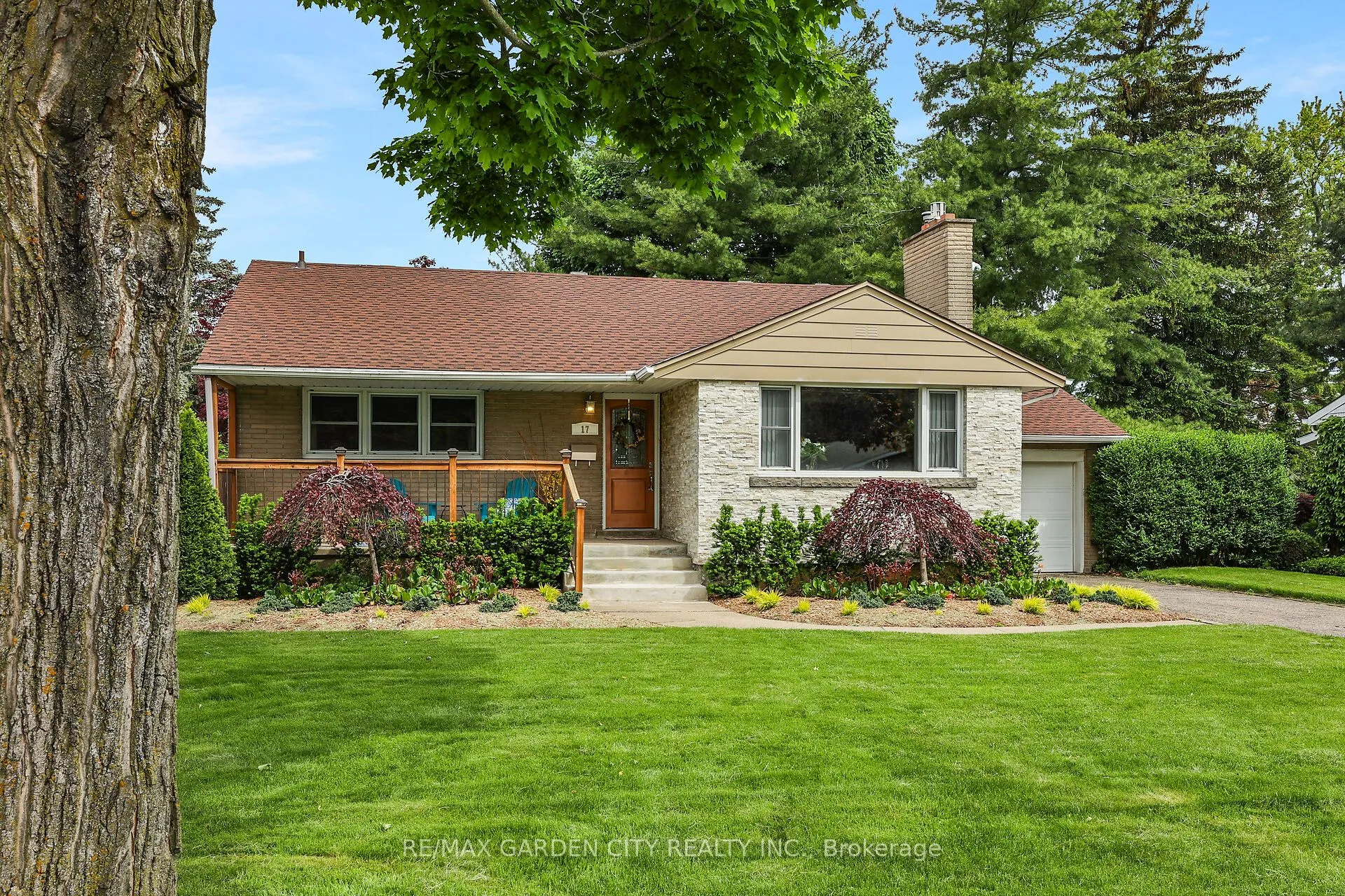 17 Sunnyside Drive, ON L2M 1Z9