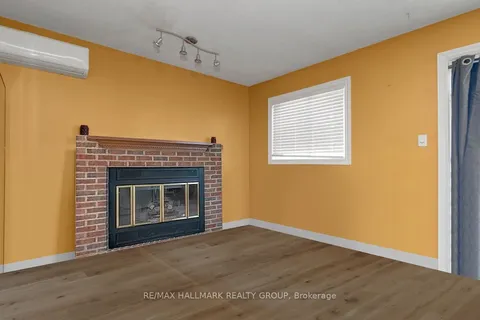 6403 Viseneau Drive, ON K1C 5E7