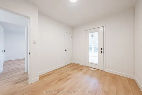 224 West 16th Street, ON L9C 4C6